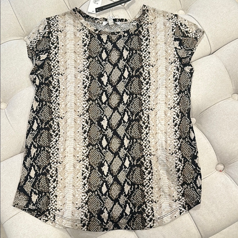 joie size medium short sleeve snakeskin shirt